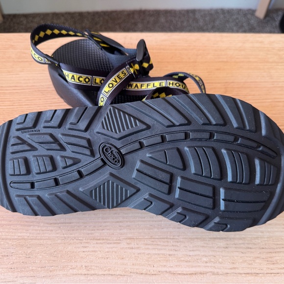 Waffle House x Chacos Z1 sandals M12 - Picture 2 of 6